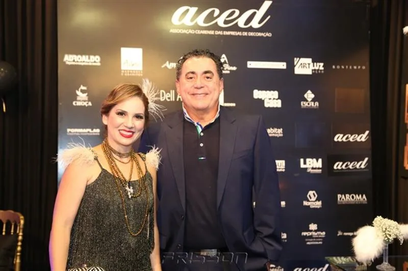 Ana Caroline Dias e Adroaldo Carneiro