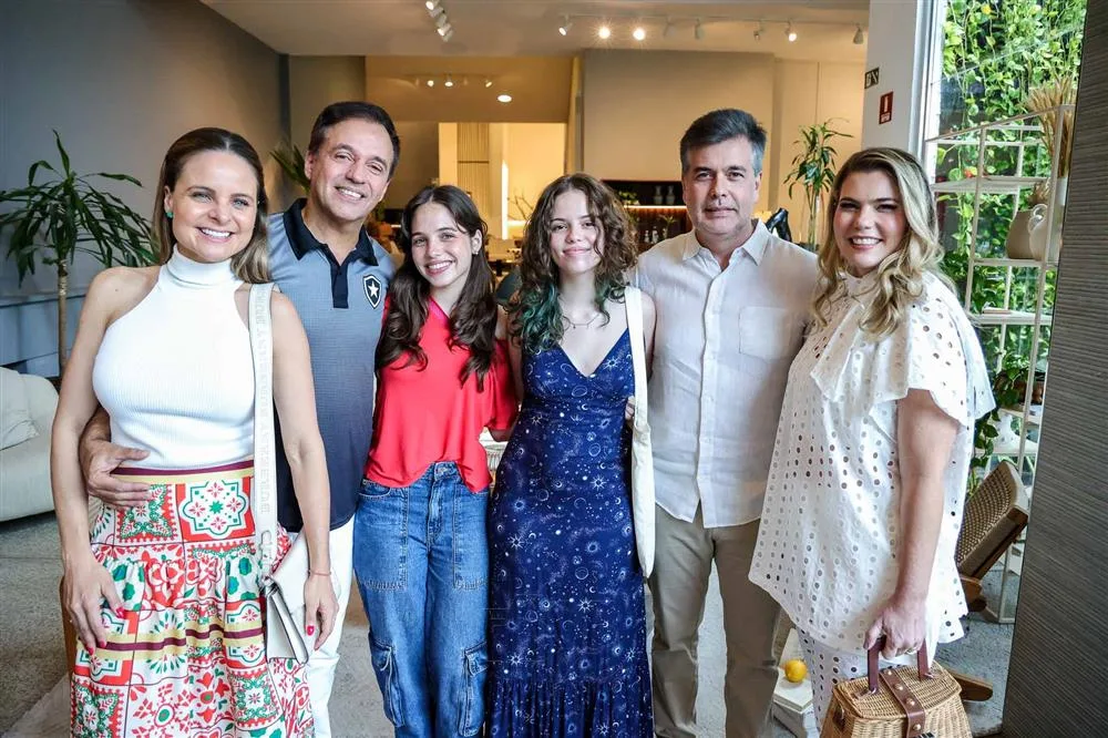 Ana Virginia Furlani, Fernando Novais, Rebecca e Rachel Novais, Alexandre Pereira e Larissa Meira