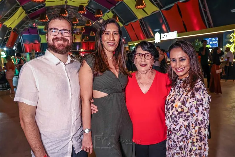 Cláudio, Isabelle Dott, Silvia Araujo e Linara Alcantara