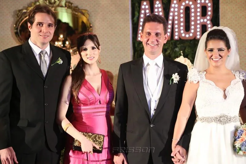 Benjamim e Carla Oliveira com os Noivos