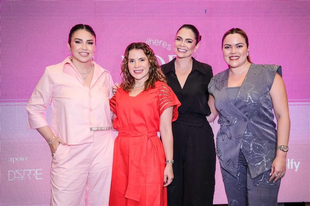 Ana Silvia Lima, Michelle França e Dzrre Cavalcante e Kamilla Marques