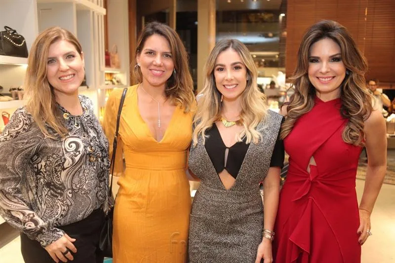 Carla Pereira, Ana Carolina Fontenele, Priscila Silva e Eveline Fujita
