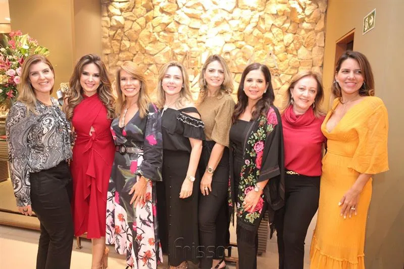 Carla Pereira, Eveline Fujita, Maira Silva, Suyane Dias Branco, Tais Pinto, Maria Lucia Negrão, Tânia Teixeira e Ana Carolina Fontenele