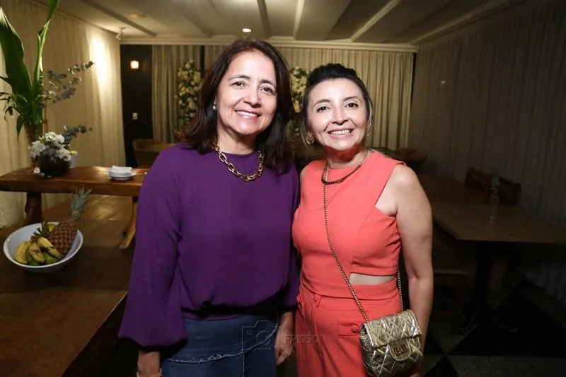Cláudia Alcântara e Ariadne Ribeiro