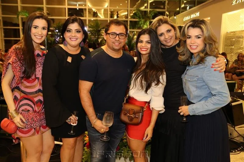 Giuliana Botelho, Viviane Almada, Xand Avião, Isabele Temóteo, Gislana Maia e Daniele Cordeiro