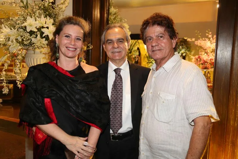 Bia e Max Perlingeiro, Jacaúna Aguiar