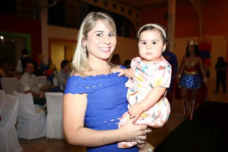 Camila e Lara Carneiro