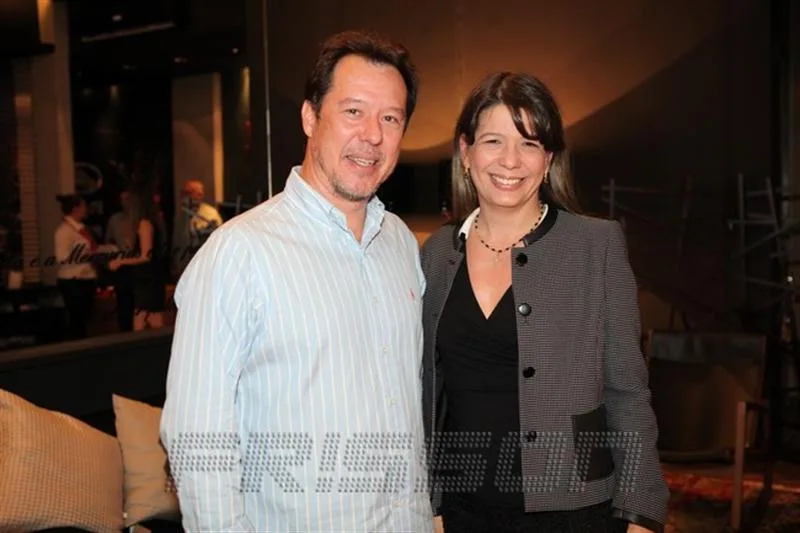 Carlos Fujita e Aline Telles