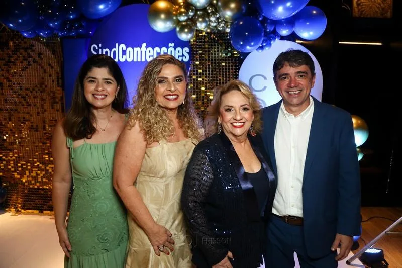 Amanda, Rosana, Maria Estela e Mauro Carvalho