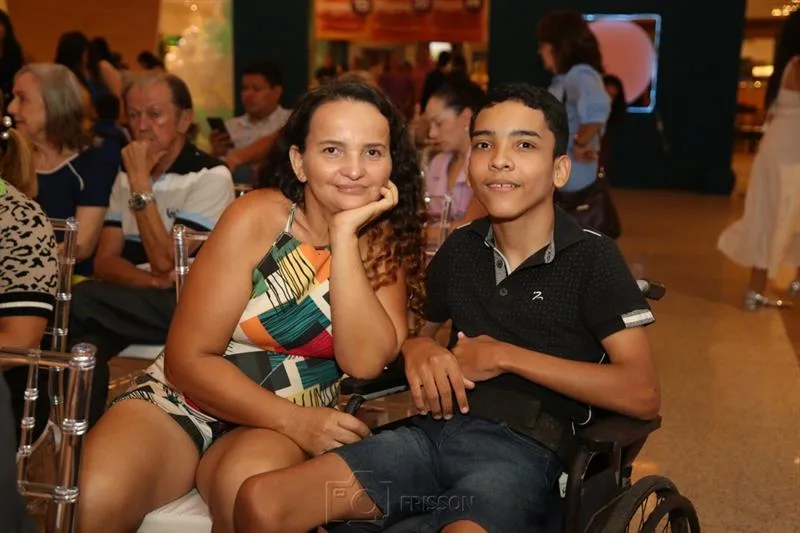 Elizangela Silva e Gabriel Lima