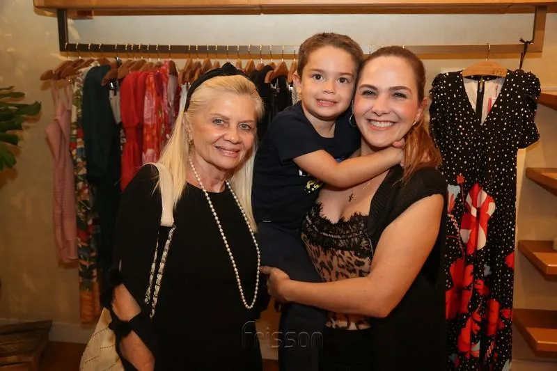 Cristina Bertosi, João Marcelo e Kelley Bertosi