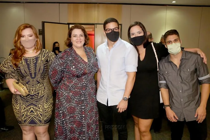 Aline Barroso, Claudia Félix, Bruno Parente, Renata Félix e Lucas Barroso