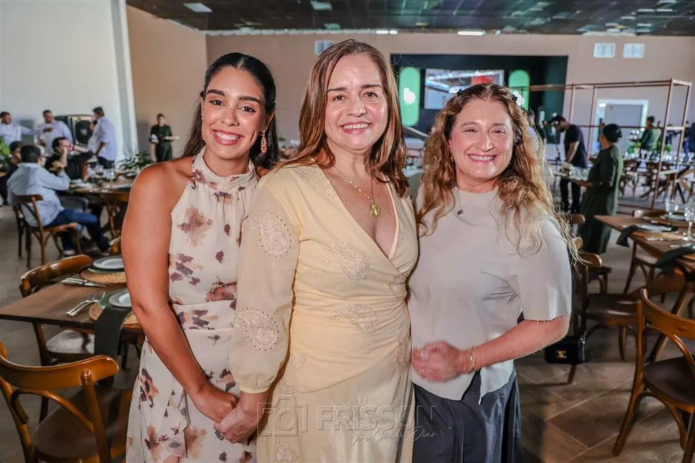 Ana Carolina, Lia Freire e Karina Bezerra