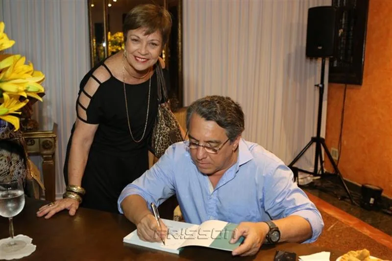 Angela Marques e Guto Benevides