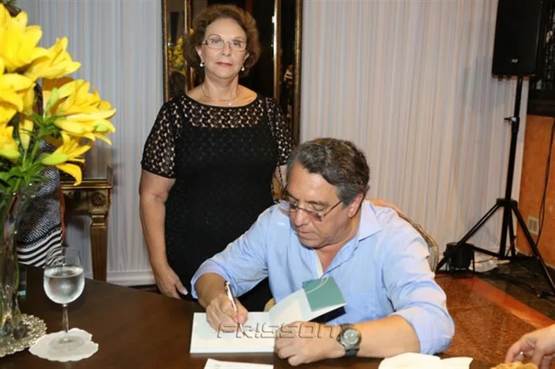 Ariane Barroso e Guto Benevides