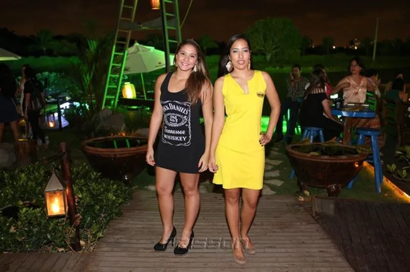 Amanda Kelly e Mônica Linhares