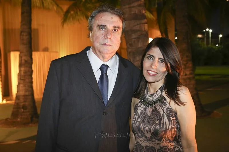 Antônio José e Isabela Leal