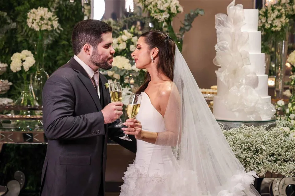 Brinde Pedro Marconi Rodrigues e Mariana Coling