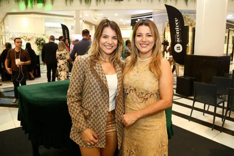 Flávia e Ana Magalhães