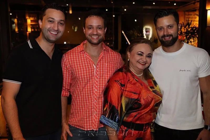 Arthur, Mário, Eliane Novaes e Daniel Eleutério