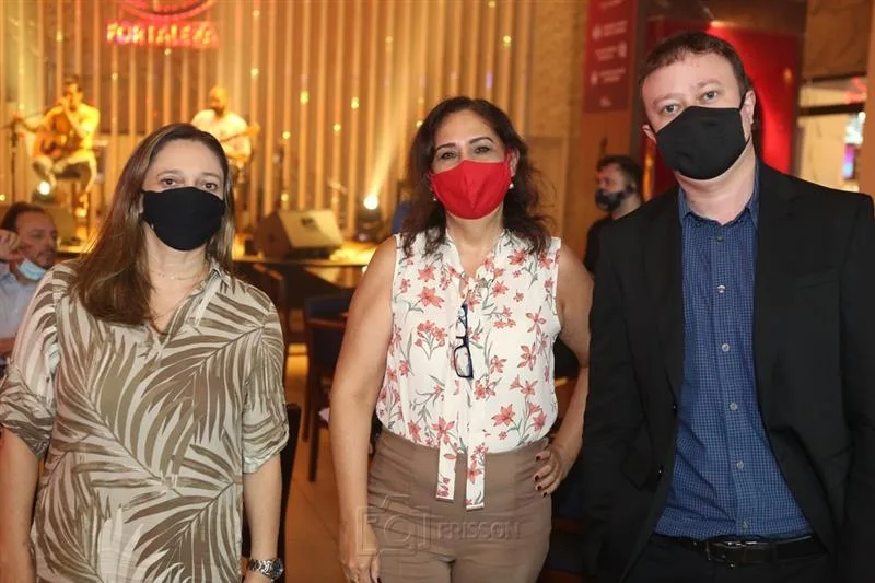 Patricia Moreira, Regina Carvalho e Vitor Ximenes