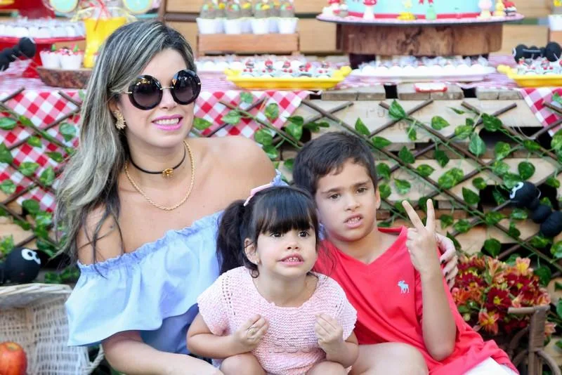 Daniele, Daniela e João Victor Cordeiro