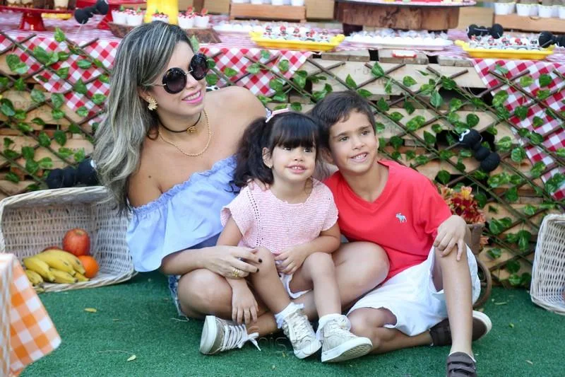 Daniele, Daniela e João Victor Cordeiro