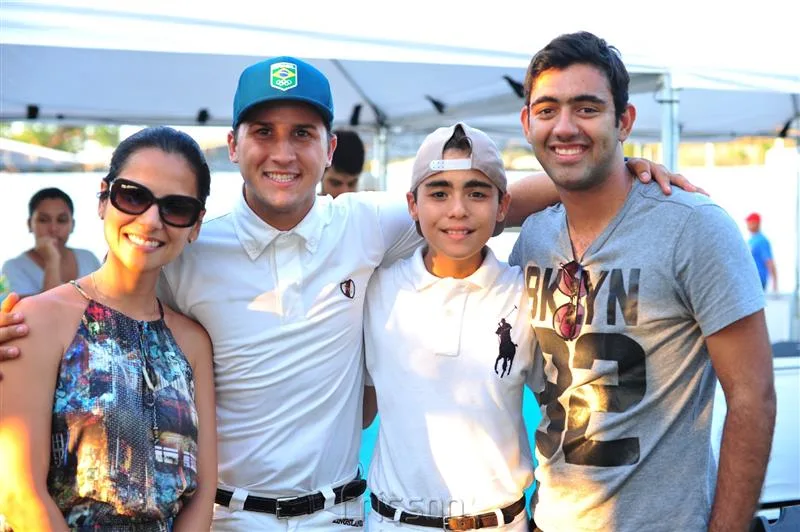 Camila Okazaki, Yuri Garcia, Arthur Okazaki e Bruno Arruda