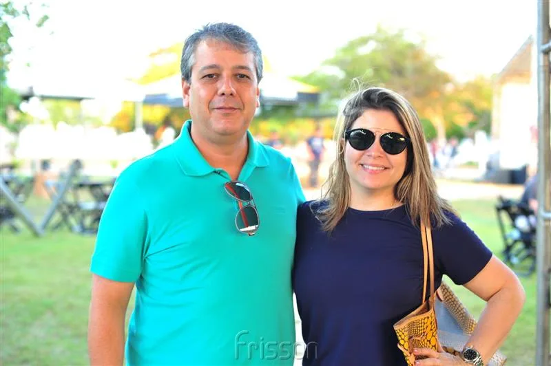 Gilmar e Ariane Brito