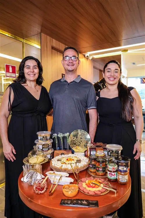 Livia Almeida, Carlos de Castro e Aline Almeida