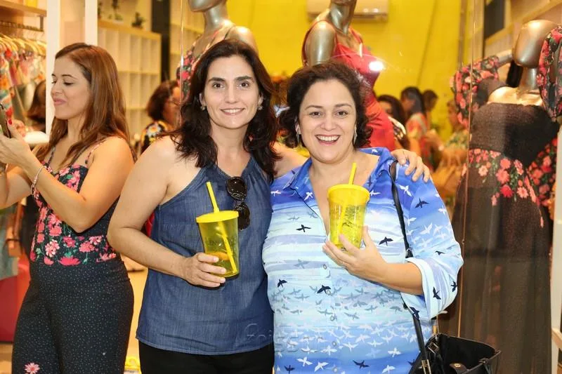 Flávia e Fabiana Lucas