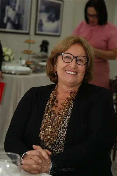 Annette de Castro