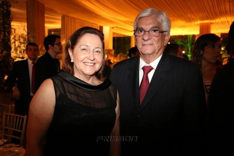 Casamento de Paulo Eliezer e Mirela Macedo