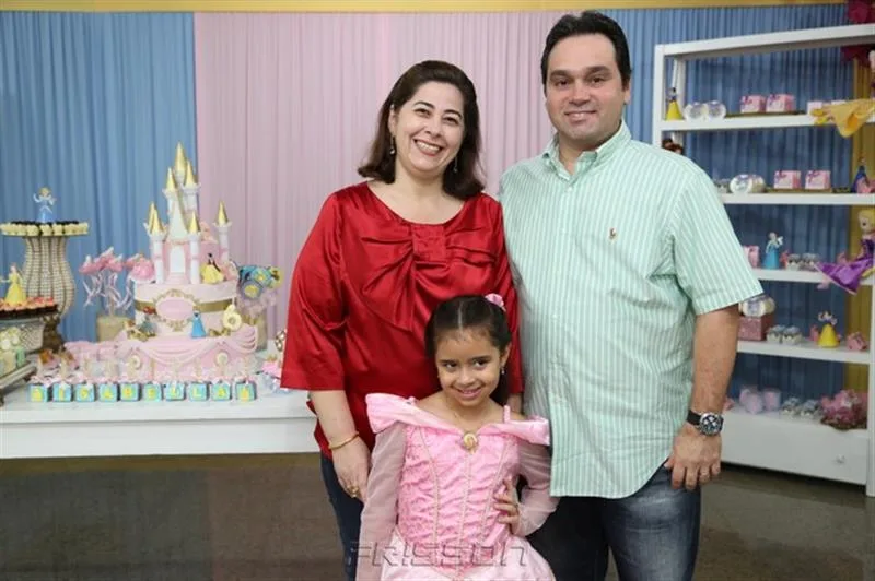 Adriana, Demetrio Hilluy e Isabella Pinheiro