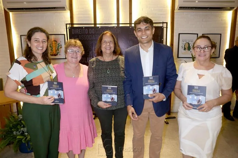 Angela Gondim, Amelia Rocha, Rosangela Cavallazzi, Fabio Holanda e Lucia Falcão