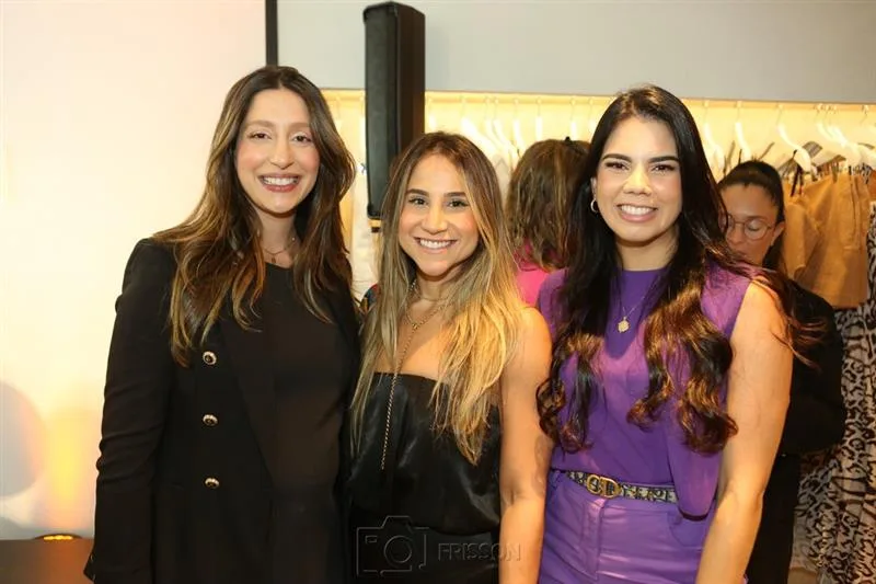 Barbara Saunders, Roberta Fernandes e Suzana Geleilate