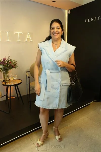 Elisa Oliveira