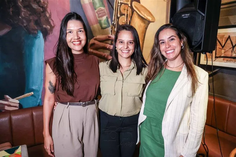 Ana Paula Oliveira, Isis Rodrigues e Luciana Russo