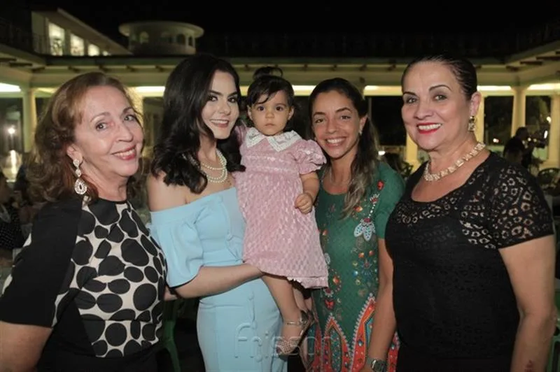 Denise Moraes, Vanessa Moura, Malu Férrer, Caroline Moraes e Ely Belo