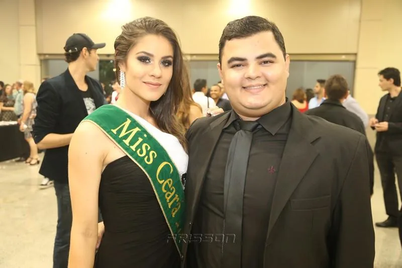 Aline Medeiros e Fran Carles