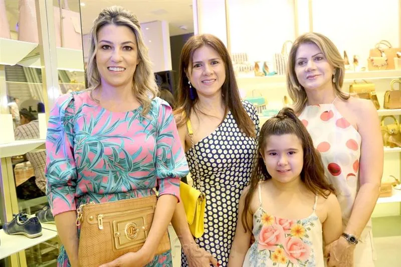 Adriane Lopes, Lirnanda, Maria Julia e Fernanda Goersch