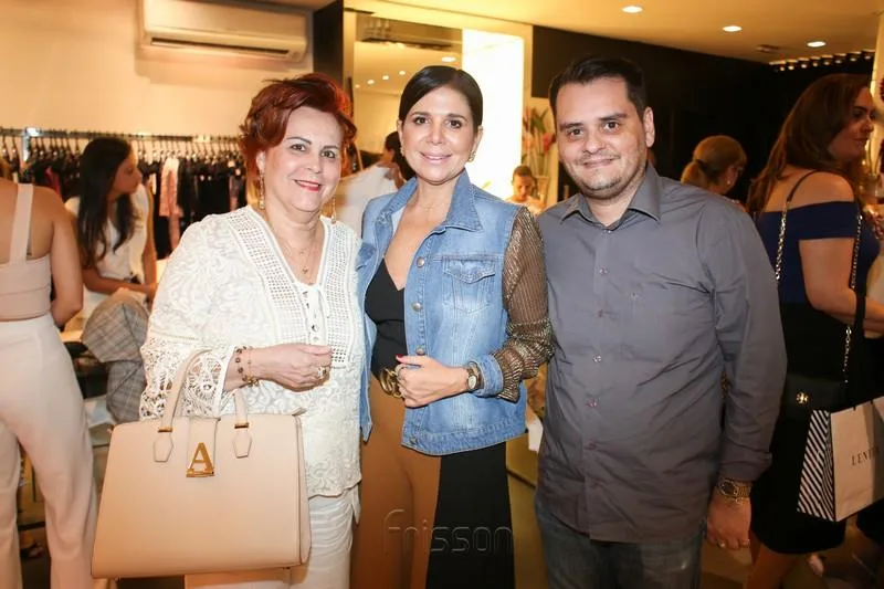 Aparecida e Ricardo Alencar com Maria Lúcia Carapeba