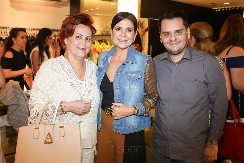 Aparecida e Ricardo Alencar com Maria Lúcia Carapeba