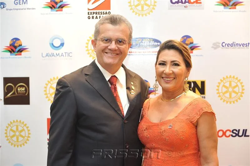 Alderi Pereira e Vânia Bezerra
