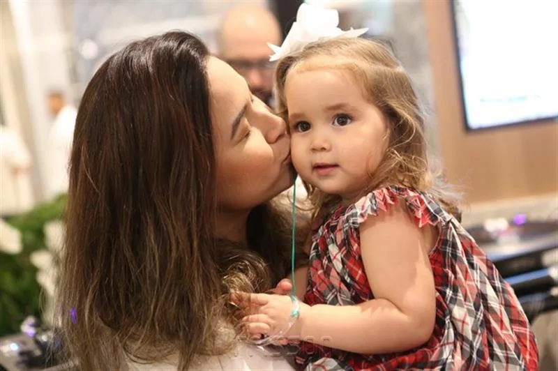Carol Yamazaki e Maria Vitoria