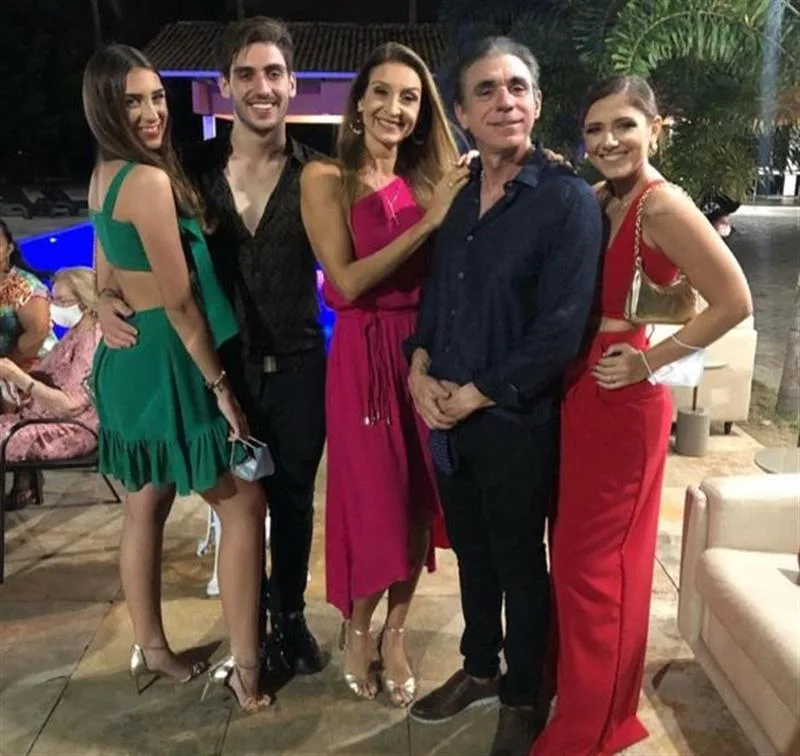 Família Gislaine e Douglas Santos