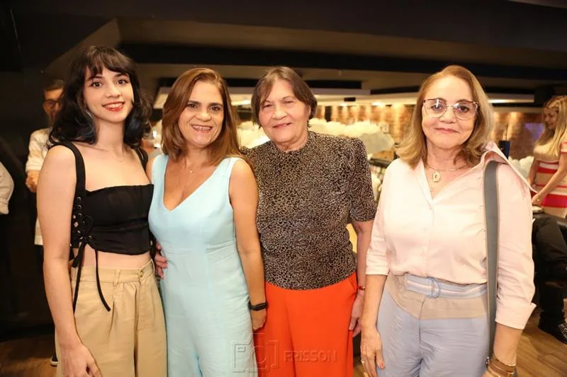 Beatriz, Julieta Pontes, Germana e Inês Faheina
