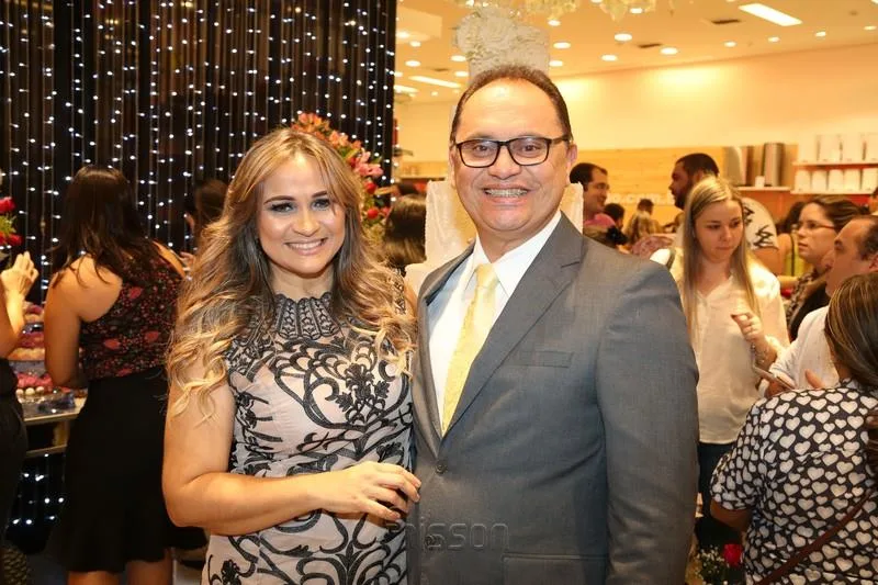 Adriana Fernandes e Roberto Martins