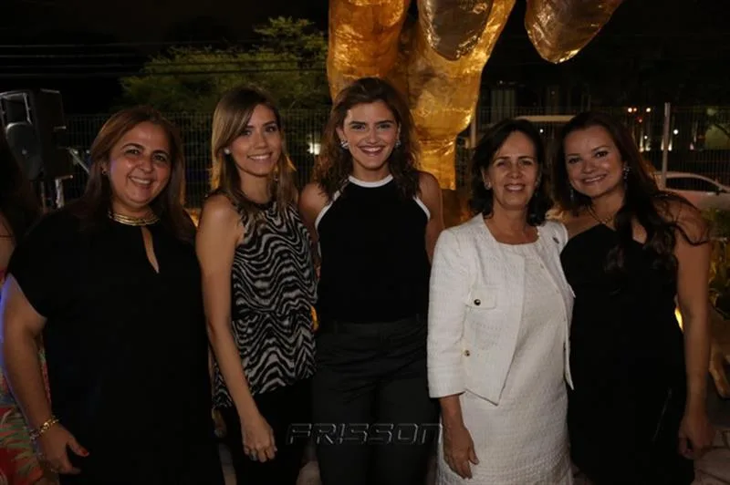 Cláudia Castelo Branco, Priscila Antonucci, Isabelle Studart, Neuma Figueiredo e Kel Oliveira