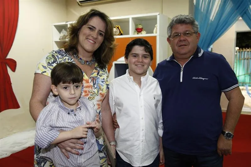 Adriano, Fabiana, Pedro e Adriano Almeida